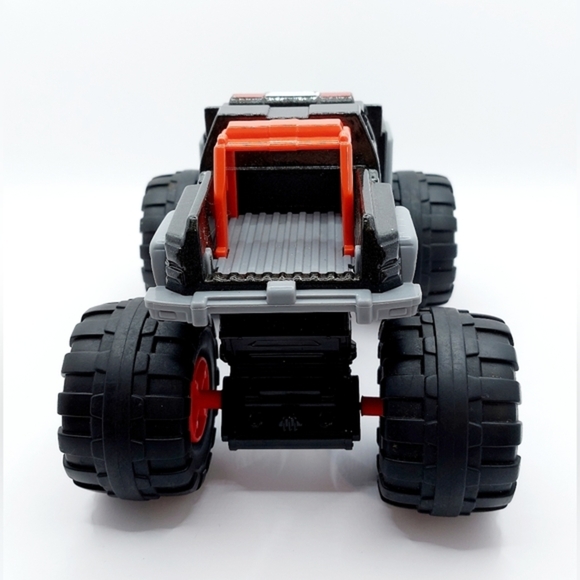 Matchbox On A Mission Police PD Truck 7" Diecast 1:24 Scale Model Crime Defender - Picture 4 of 8